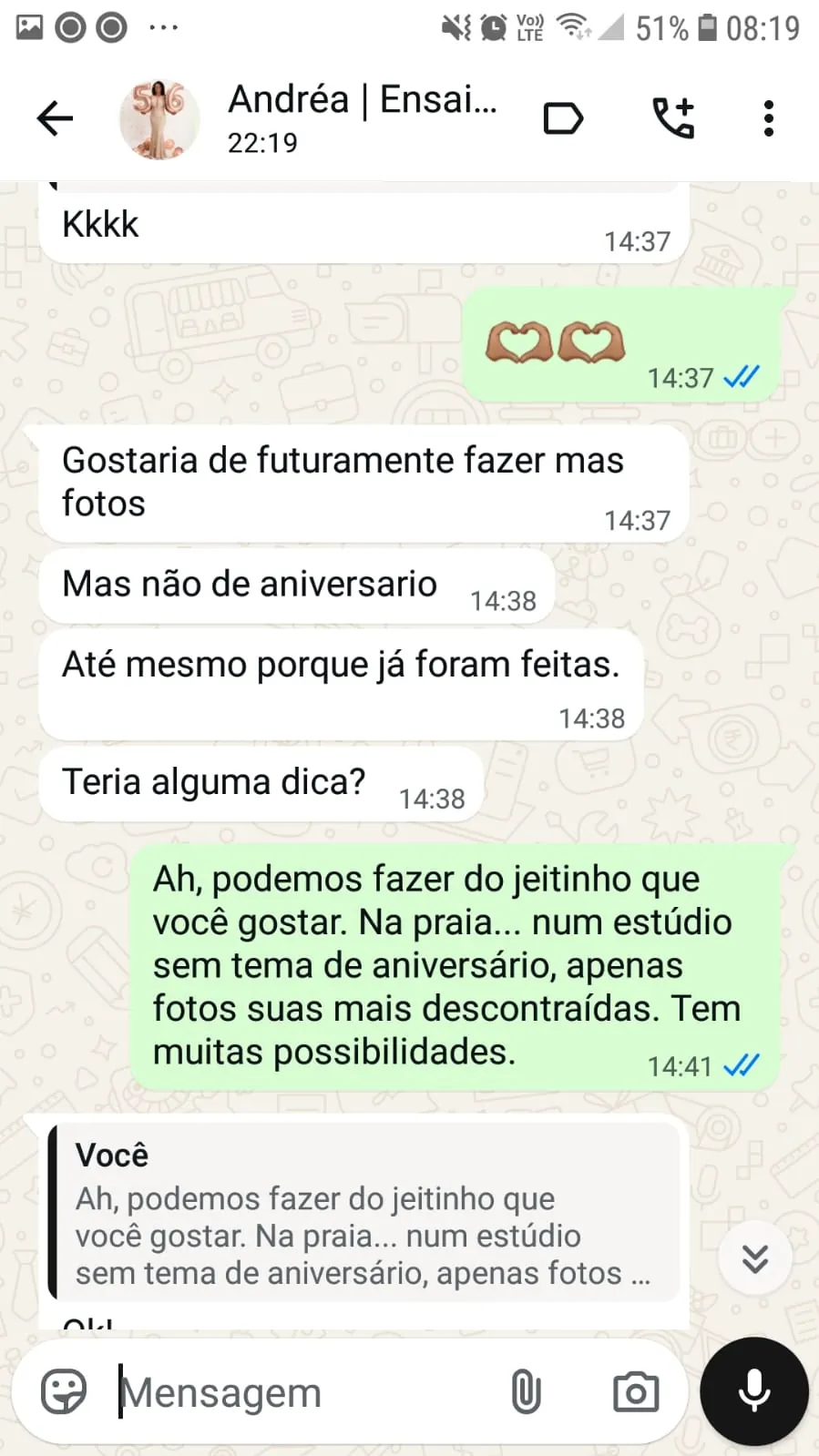 Depoimento de cliente pedindo novas fotos no WhatsApp